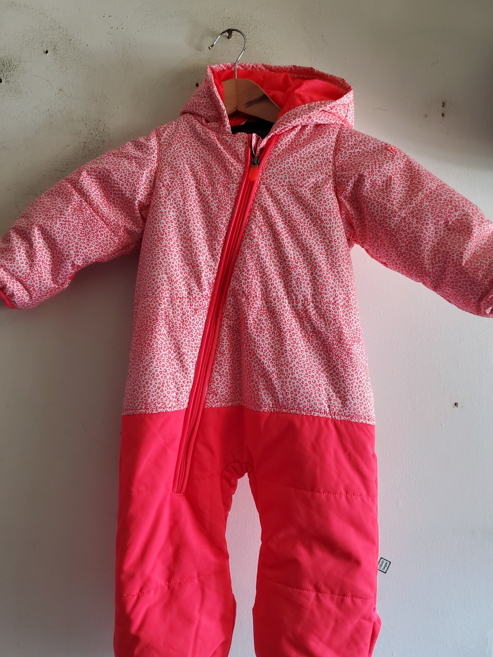 Roxy Baaby Girls Snowbib Size 12 Months.
